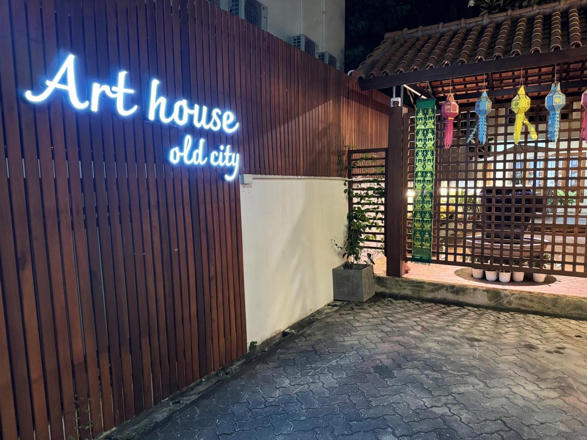 Art House Old City Чиангмай Экстерьер фото